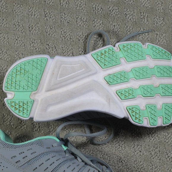 Under Armour I Will Run Fast Women's Sz 7.5 Grey and Mint Green Running Shoes - Picture 6 of 7
